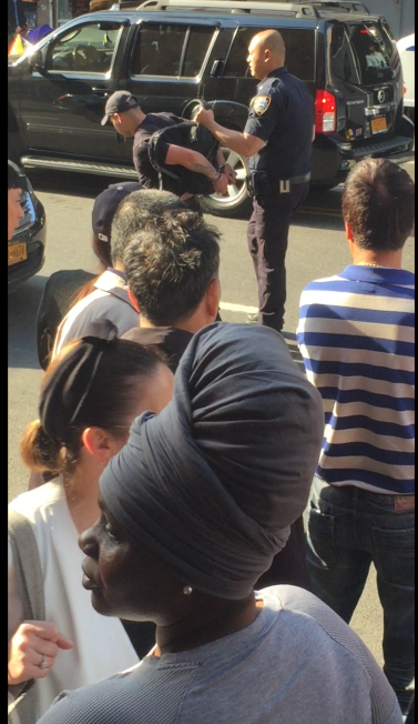 震惊！3西裔男子吃霸王餐 围殴华裔店主(图/视频)