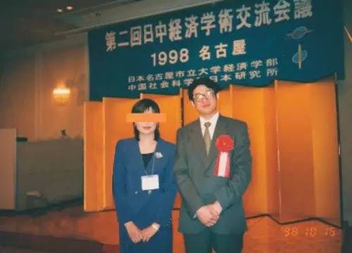 别说是友谊的小船，爱情的巨轮照样说沉就沉(图)