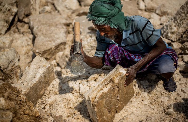 全球最苦工作:记录“地狱之门”的生活(组图)