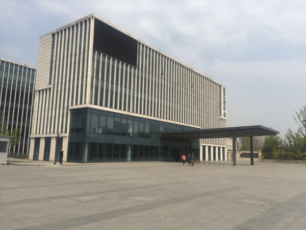 陈红前夫砸店夺资产事件探访:现场无人办公(图)