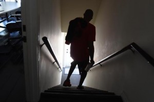 科比亲笔撰文回顾退役日：永记球迷 感动了自己