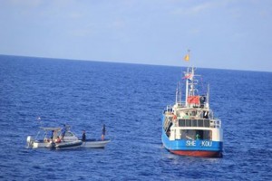 菲律宾又扣两中国渔船 25名船员被扣留(组图)