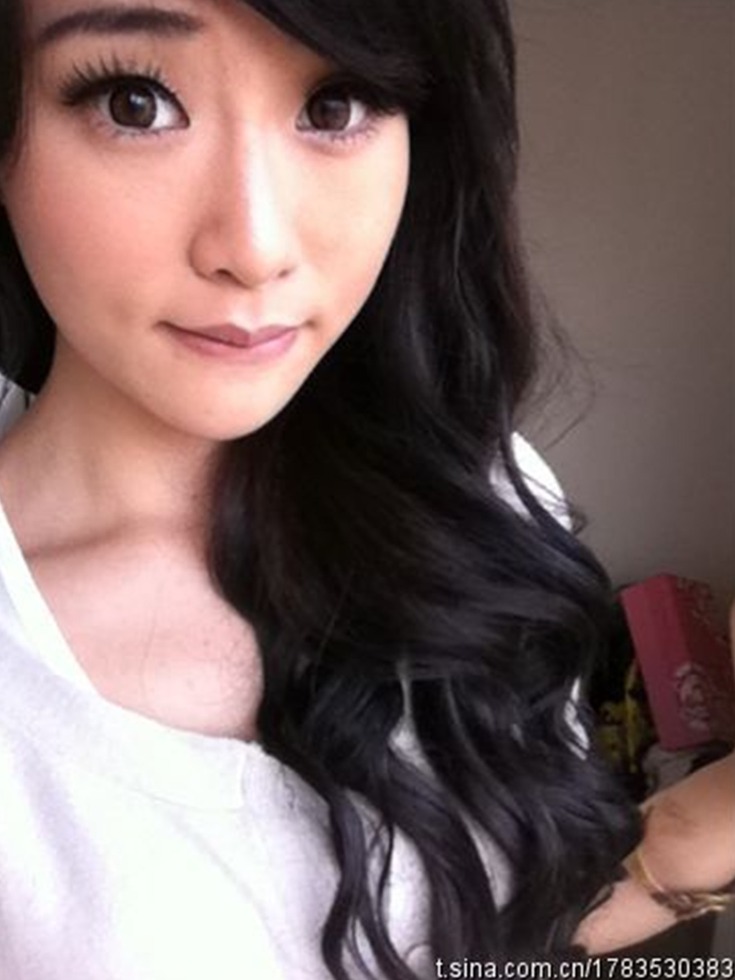 台湾25岁女模水下拍照身亡 留下4岁女儿(图)