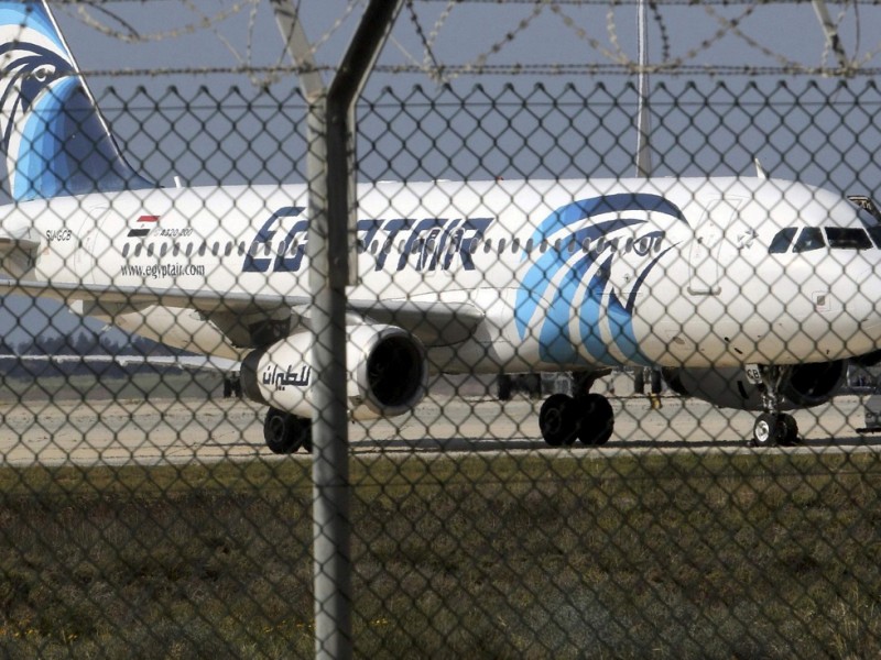 失事埃航客机曾被涂鸦:我们将击落它(图)