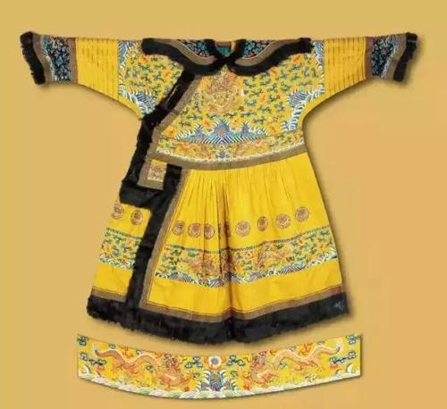 皇帝龙袍一件多少钱？背后藏惊人秘密(图)