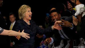 “电邮门”新剧情：美国务院批评克林顿(图)