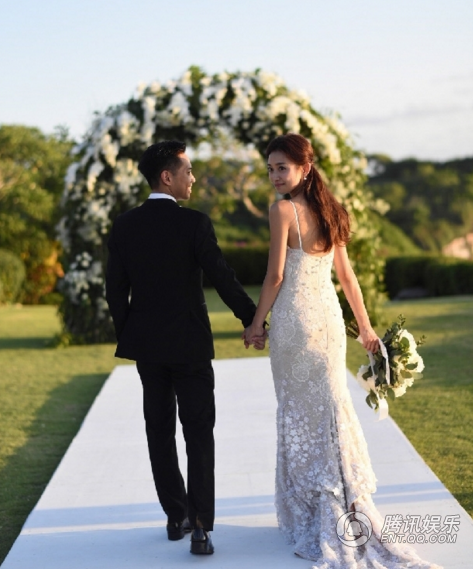 杨爱瑾甩小三骂名嫁富二代 巴厘岛举办婚礼(图)