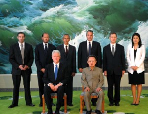 特朗普想和金正恩谈 希拉里批其狂热迷恋铁腕硬汉