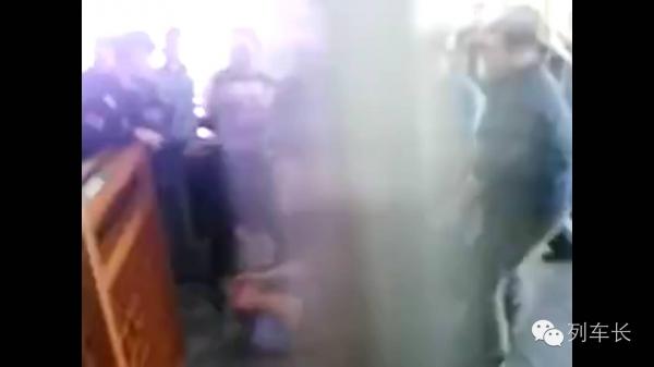 湖南:乘客无票欲乘高铁被拒 找来80人围殴检票员