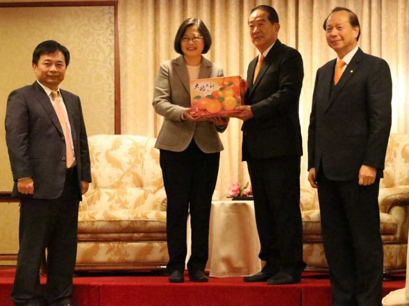 蔡英文玩模糊战略 中南海欲拒还迎(图)