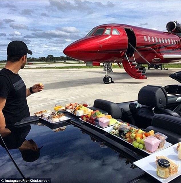 大写的“壕”!神秘账号曝光英国富二代日常(图)