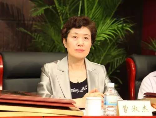 媒体盘点女官员落马原因:为夫为美为情为奢(图)