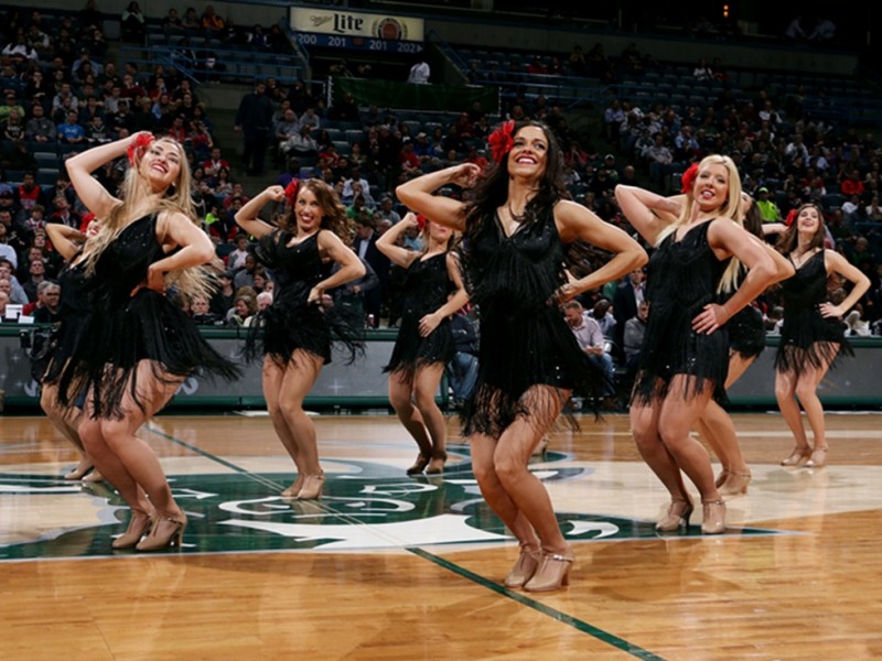 揭秘啦啦队行业“潜规则” 露得多赚的少(图)