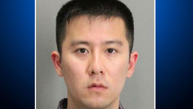 华裔狼师假扮A片男优 上网骗取学生裸照(图)