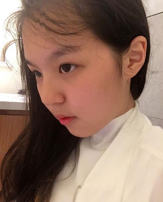 哈文晒女儿素颜美照 示爱:我喜欢的样子(图)