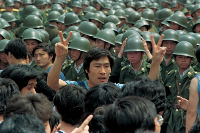 纽约时报:美联社镜头下的中国“六四”(组图)