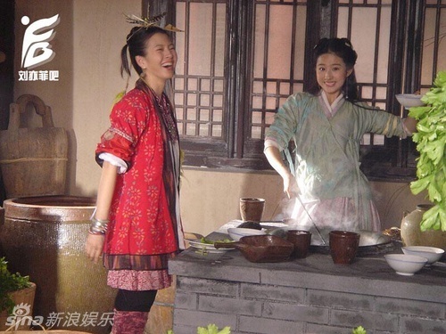 组图:仙剑一花絮旧照曝光 刘亦菲搞怪鬼马呆萌