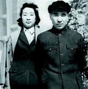 叶群曾向身边服务员抱怨:为了首长身体 我守活寡