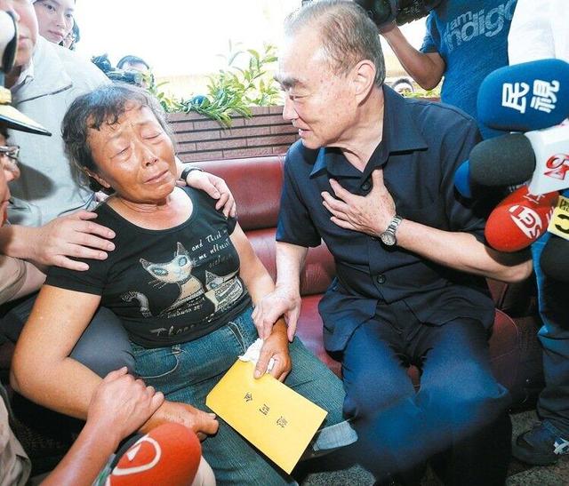 台遇难船长妻:遗体都碎了,我儿不让看(图)