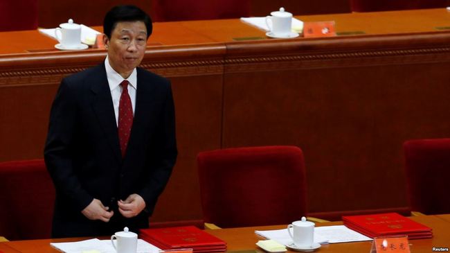 热传:24位政治局同事举手同意 查李源潮(图)