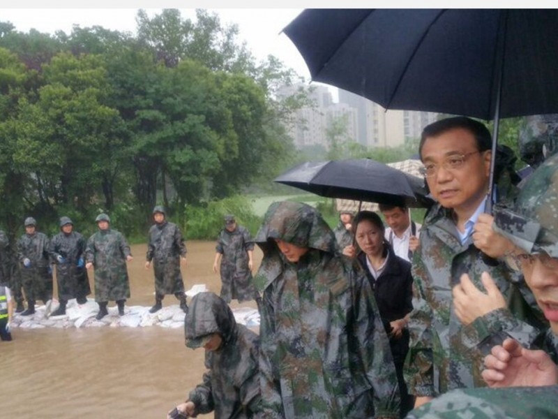 热评:万里江防危急 勿再现朱镕基国骂(图)