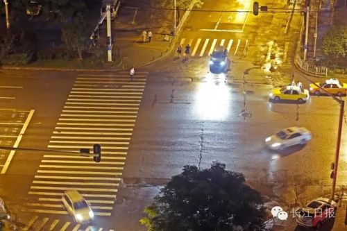 武汉暴雨前后:这居然是同一个地方 你认得出吗?