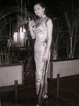 70岁老牌歌手孔兰薰靠卖唱生活 月收入2000元(图)