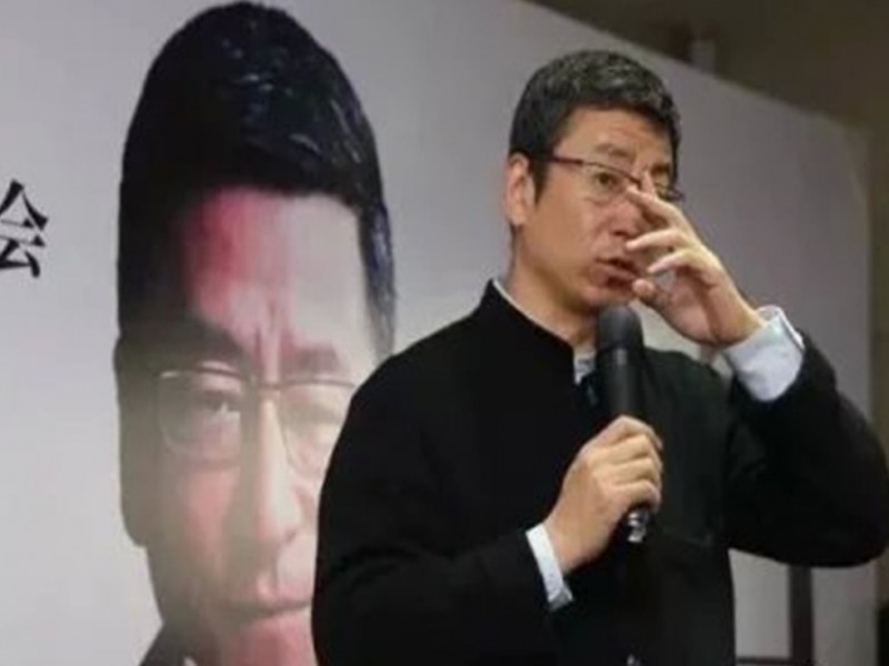 白岩松和霍顿:谁比谁“混蛋”谁又更清高(图)