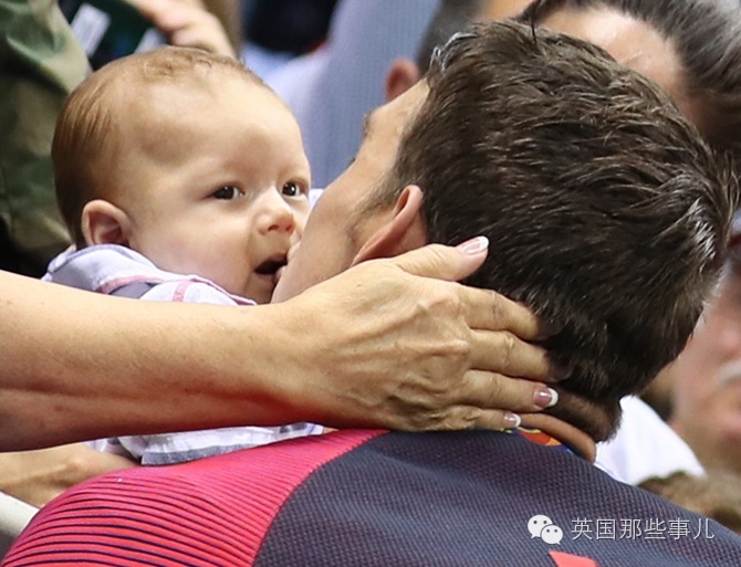 这个小家伙,竟然盖过了菲尔普斯的风头...(组图)