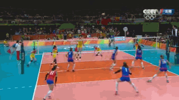 手起刀落!朱婷重炮扣球 对手被击中掀翻在地|gif