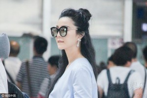 范冰冰丸子头肤白貌美嫩出水 自推行李变女王(图)