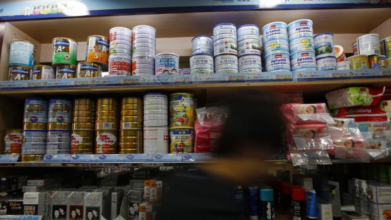 国产奶粉进军香港市场 陆媒:“变化令人激动”