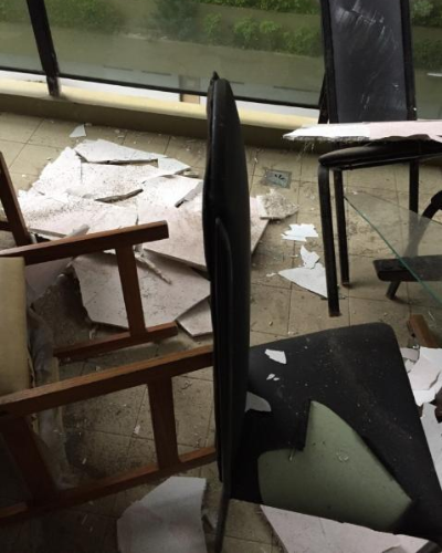 危险!日本男乒驻地天花板掉落 玻璃桌子被砸粉碎