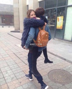 大写的甜蜜!王思聪绯闻女友与旧爱亲密照曝光(图)