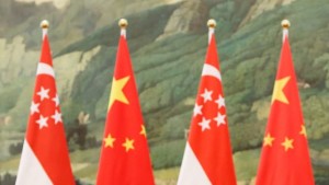 新加坡大使与大陆官媒爆发论战  关系日趋紧张