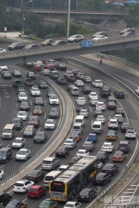 中秋前中国各地现“月饼堵” 马路成停车场(组图)