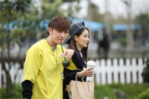 徐璐发微博悼念乔任梁 曾共演恋爱真人秀(组图)