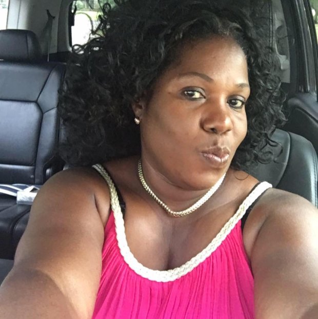 太恶心！纽约妇女买炸鸡 一口吃出个完整老鼠头！