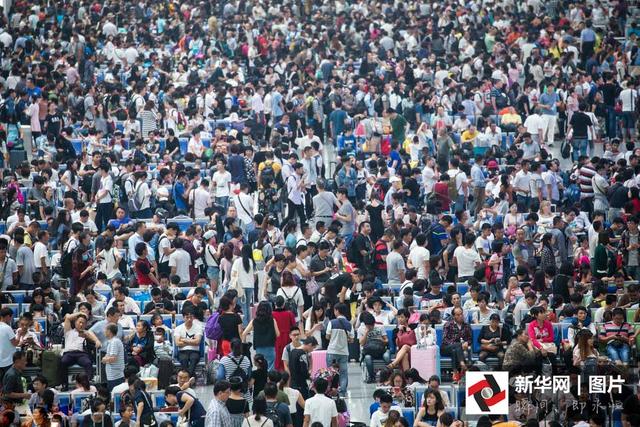 国庆“黄金周”18年盘点:出游人数翻了21倍(图)