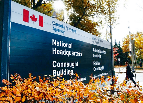 申报收入1万,领社会福利金 华裔女子家藏7万现金