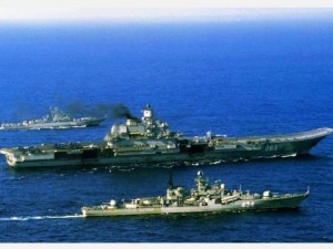 俄军航母出征叙利亚 一路喷黑烟 被嘲是"烧煤船"