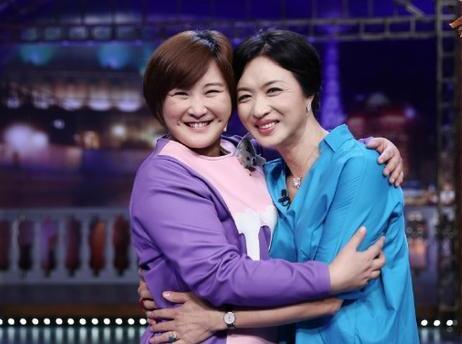 贾玲谈母亲哽咽:我一个人享受有什么用(图)