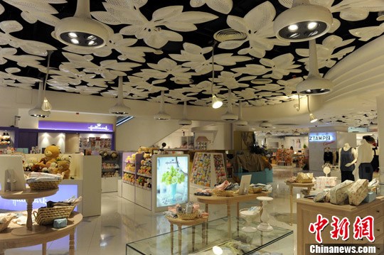 港媒:国庆首日内地旅行团跌愈三成 购物热点冷清