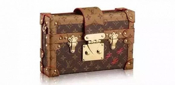 LV手机壳4万一个,这下是手机都配不上这壳了……