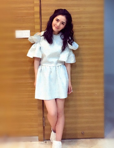 谢娜真怀孕了？隆起小腹遮不住 (组图)