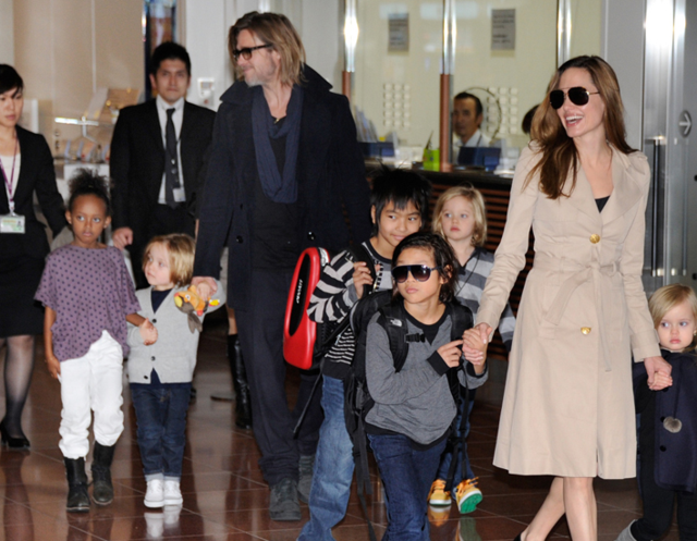 朱莉被曝难得孩子完整监护权 俩孩子想跟爸爸住