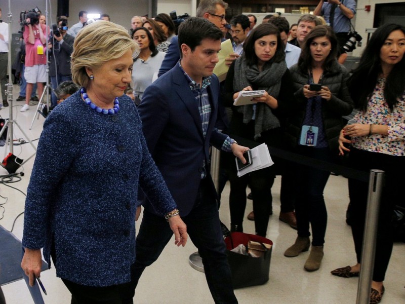 热帖：FBI重启调查 反而助希拉里赢得其所？