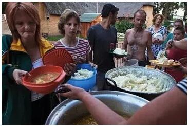 热帖:美国穷人竟这样生活!看完再也淡定不了(图)