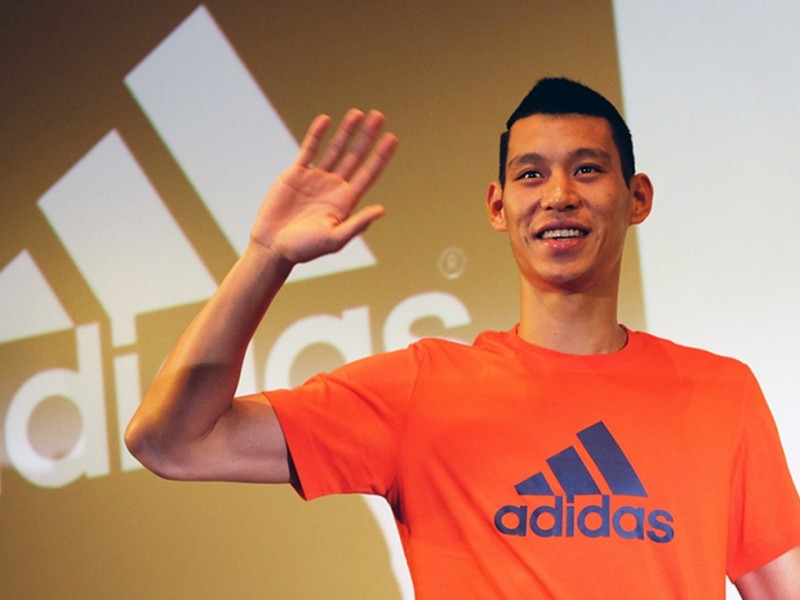 华裔球员被辱 中国人八万条评论说啥?(图)