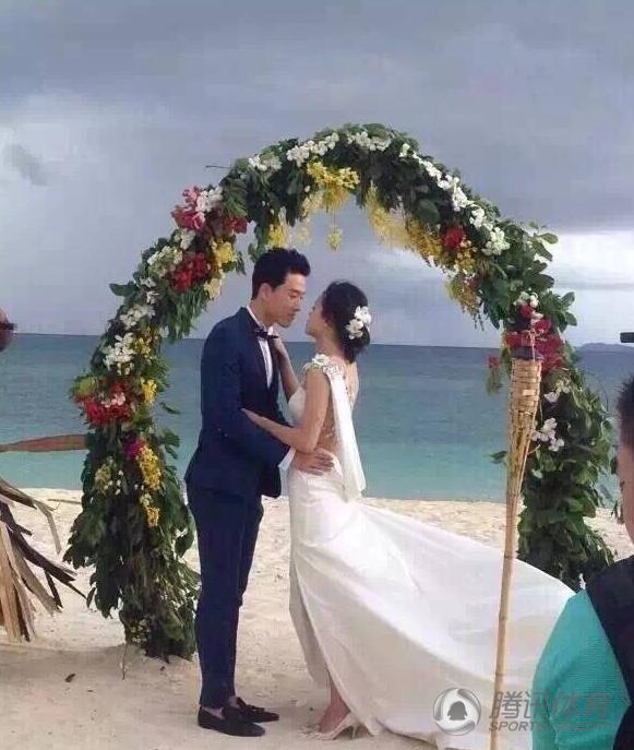 刘翔吴莎被曝秘密完婚 在斐济办特色婚礼 (组图)